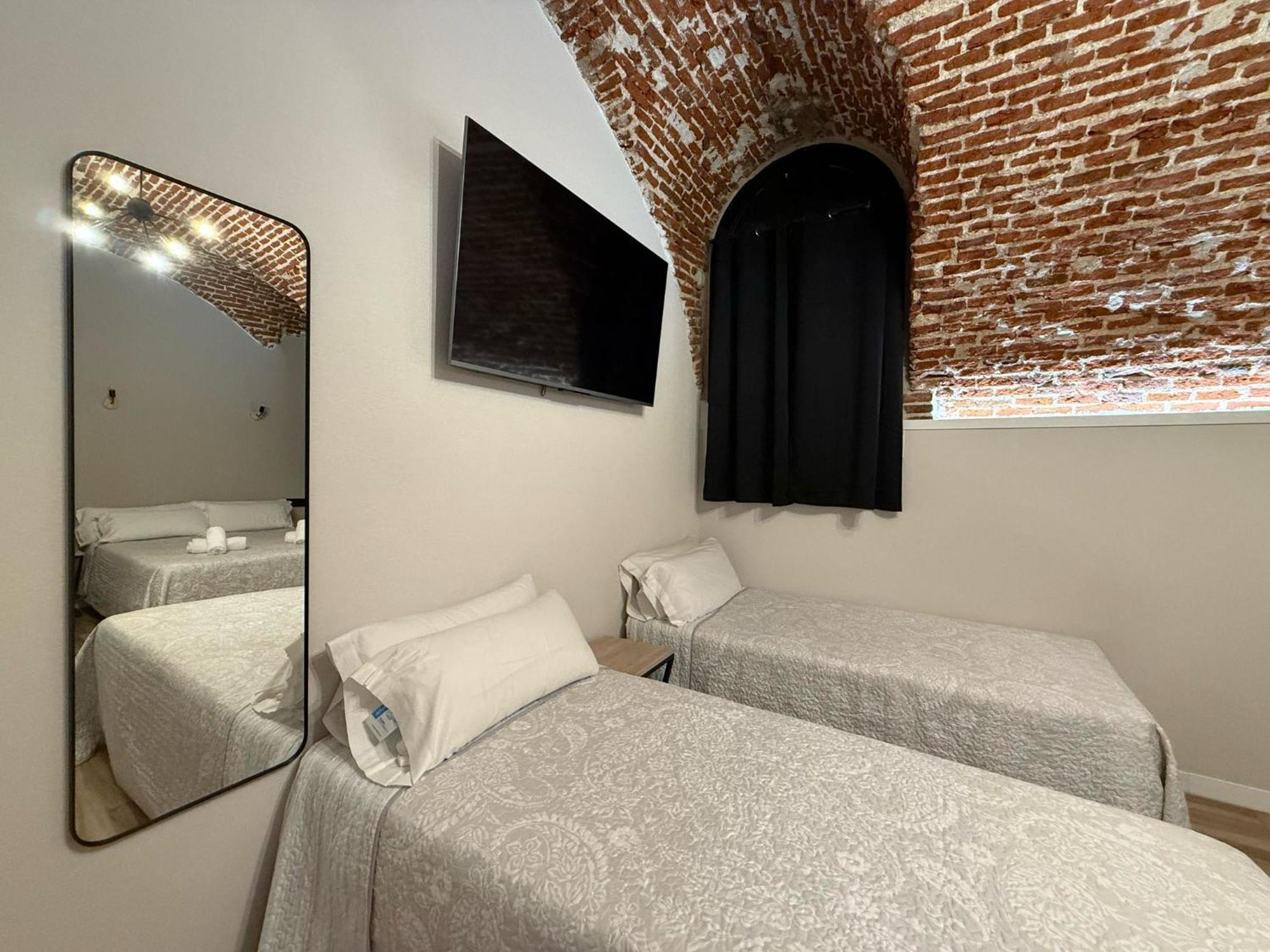 Cc Opera Suites Madrid Exterior photo