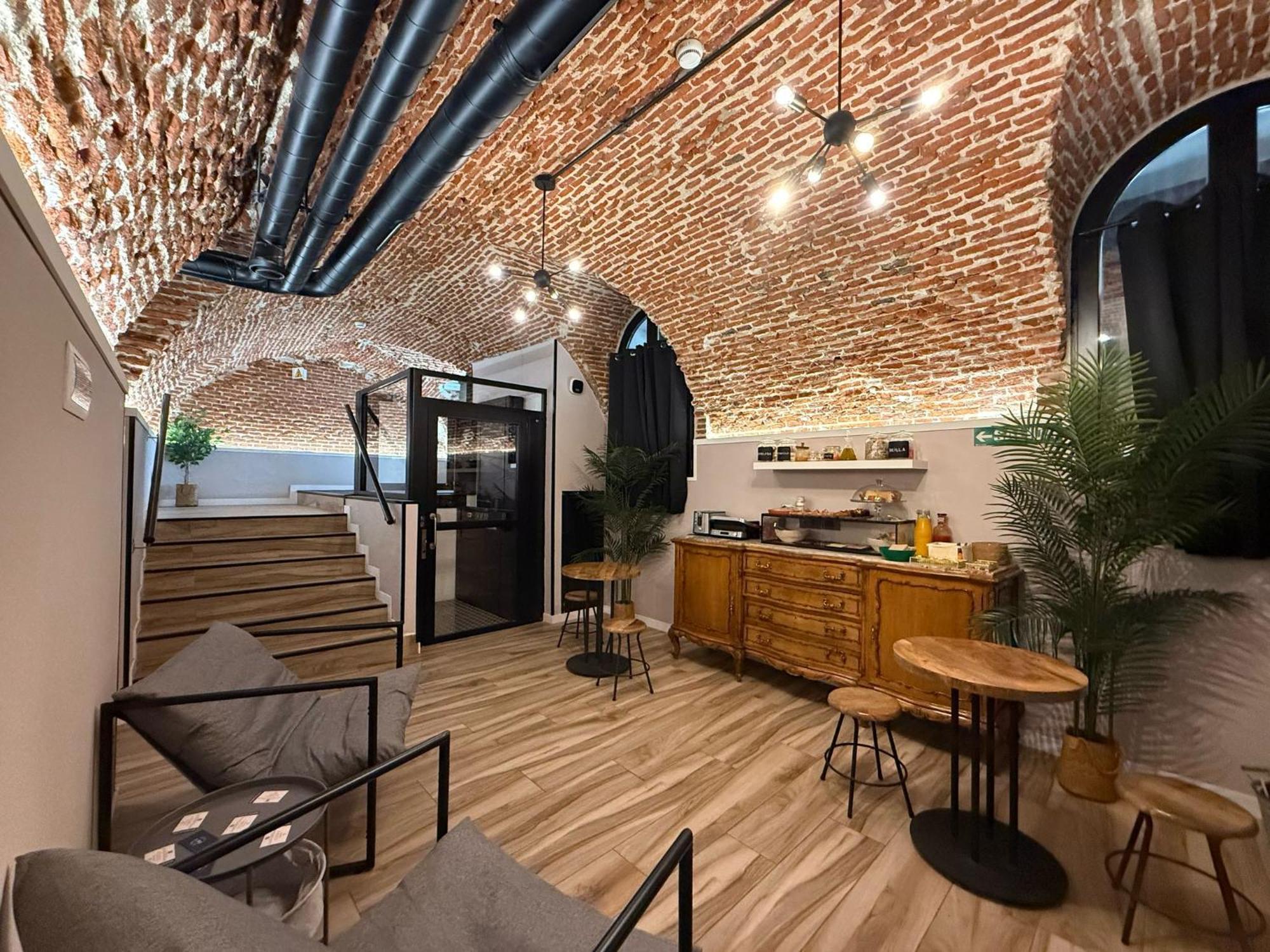 Cc Opera Suites Madrid Exterior photo